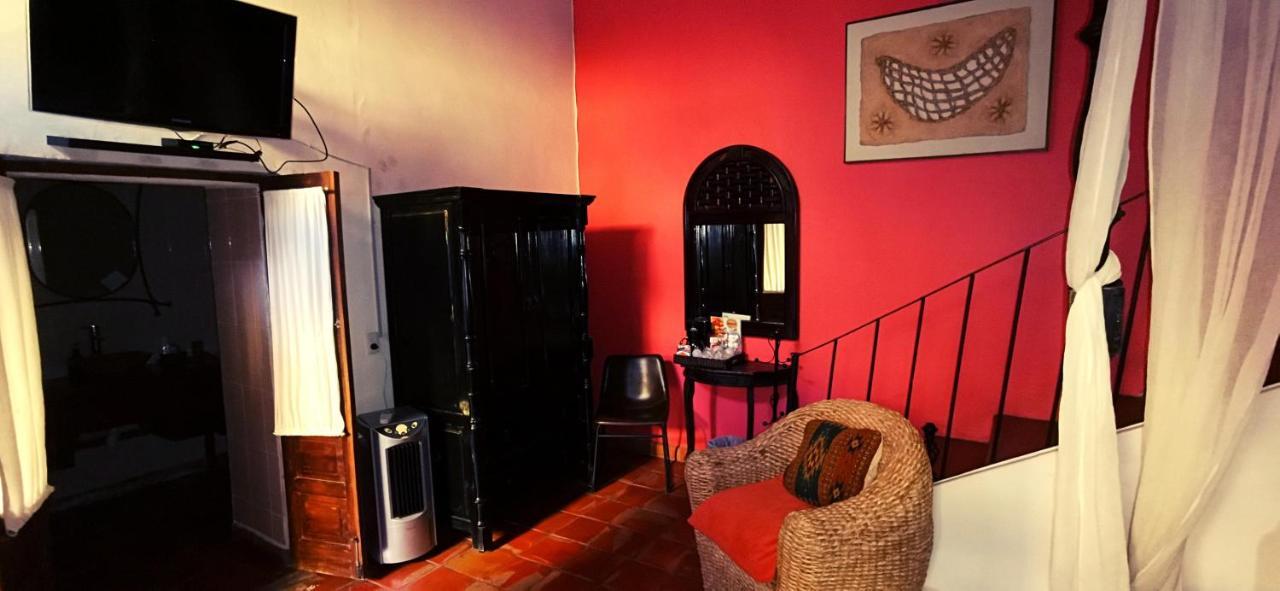 Hotel Rosa Morada Tlaquepaque Buitenkant foto