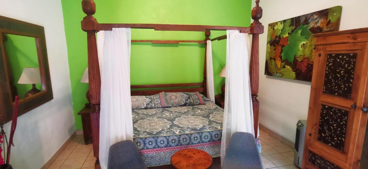 Hotel Rosa Morada Tlaquepaque Buitenkant foto