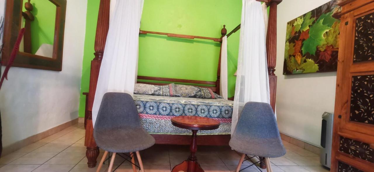 Hotel Rosa Morada Tlaquepaque Buitenkant foto