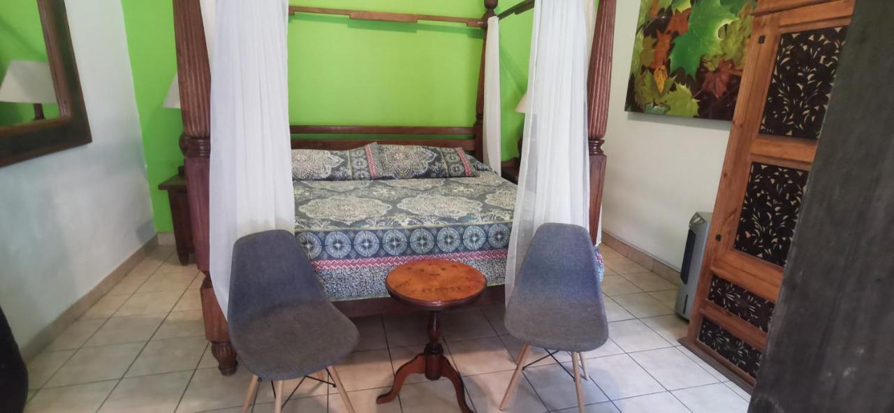 Hotel Rosa Morada Tlaquepaque Buitenkant foto