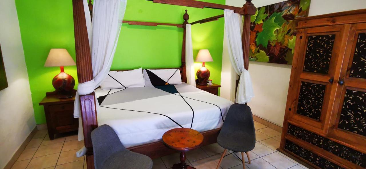 Hotel Rosa Morada Tlaquepaque Buitenkant foto
