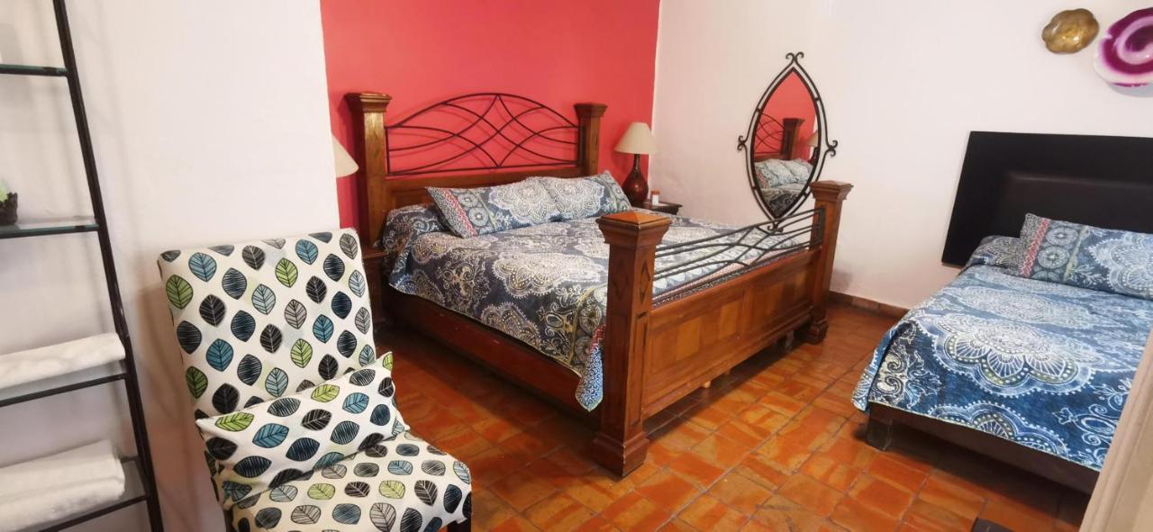 Hotel Rosa Morada Tlaquepaque Buitenkant foto