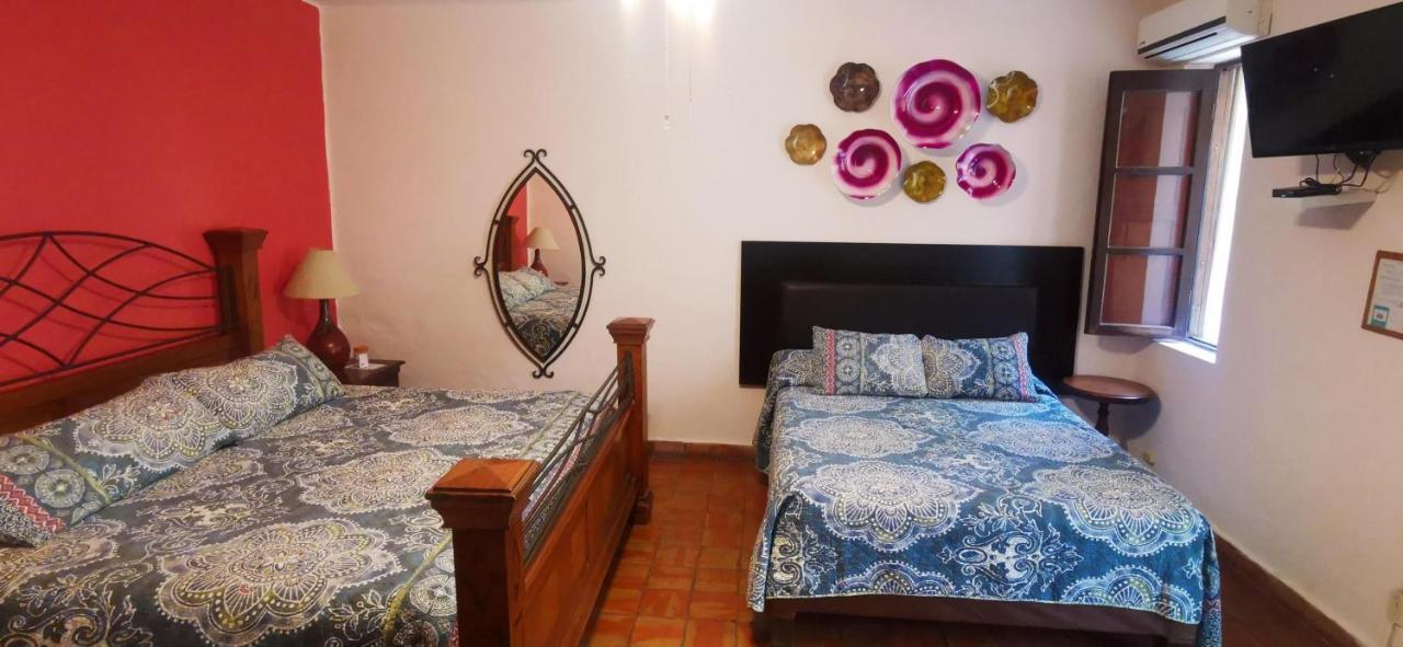 Hotel Rosa Morada Tlaquepaque Buitenkant foto