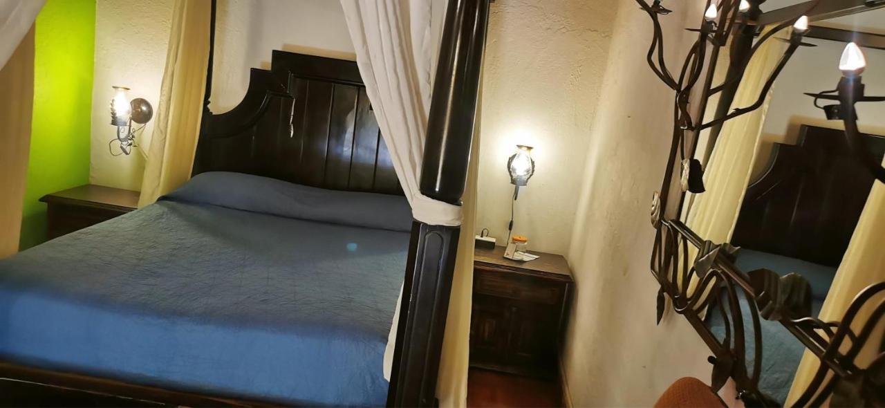 Hotel Rosa Morada Tlaquepaque Buitenkant foto