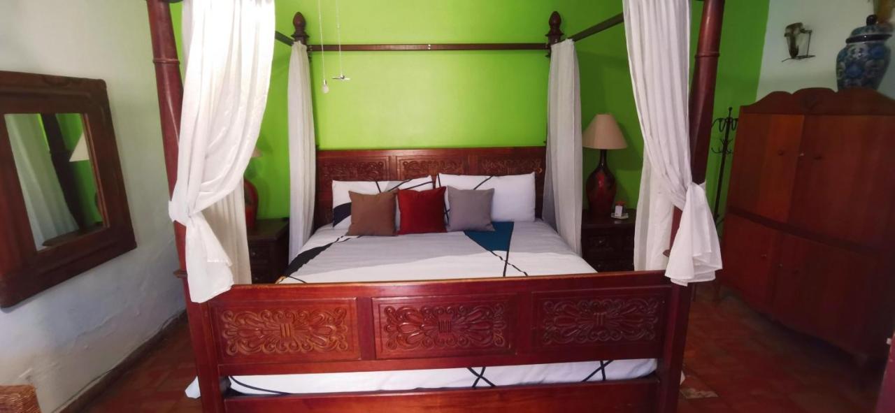 Hotel Rosa Morada Tlaquepaque Buitenkant foto