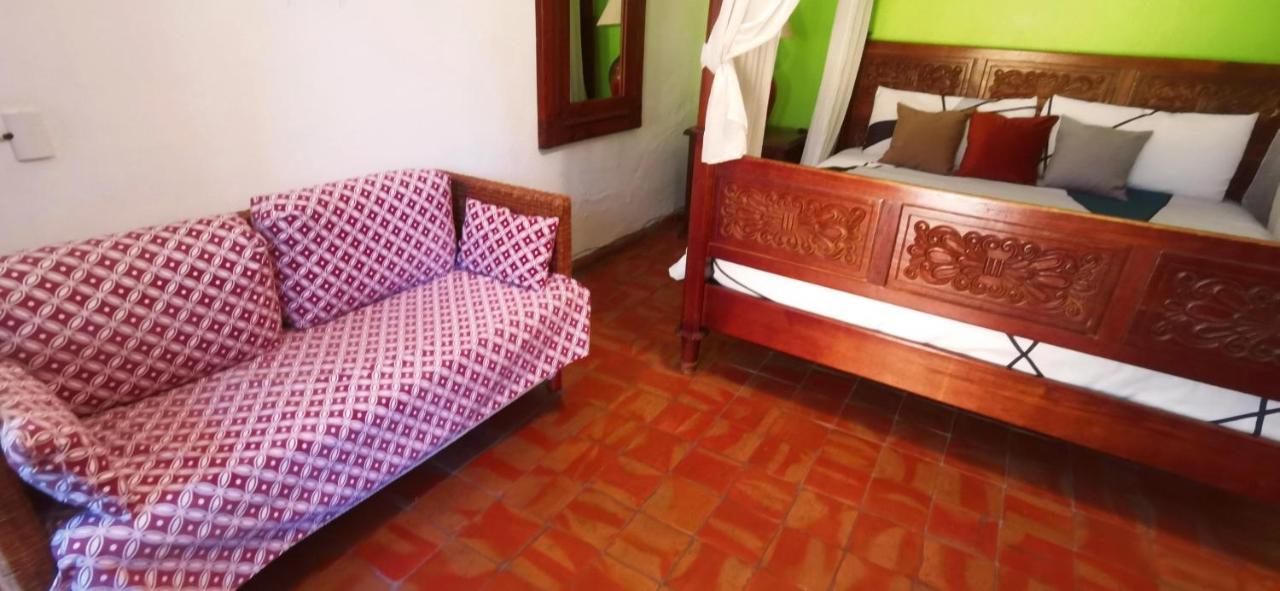 Hotel Rosa Morada Tlaquepaque Buitenkant foto
