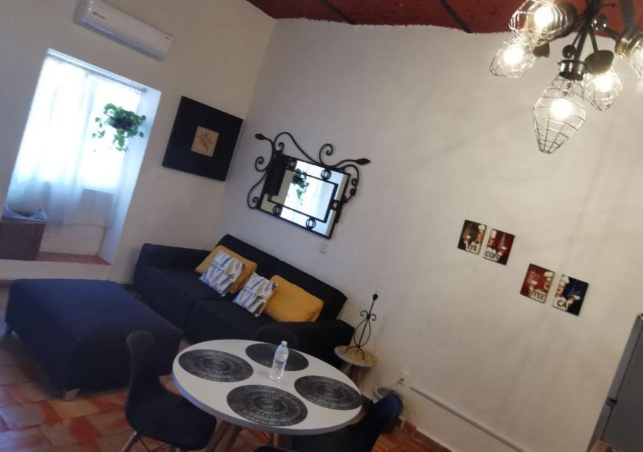Hotel Rosa Morada Tlaquepaque Buitenkant foto