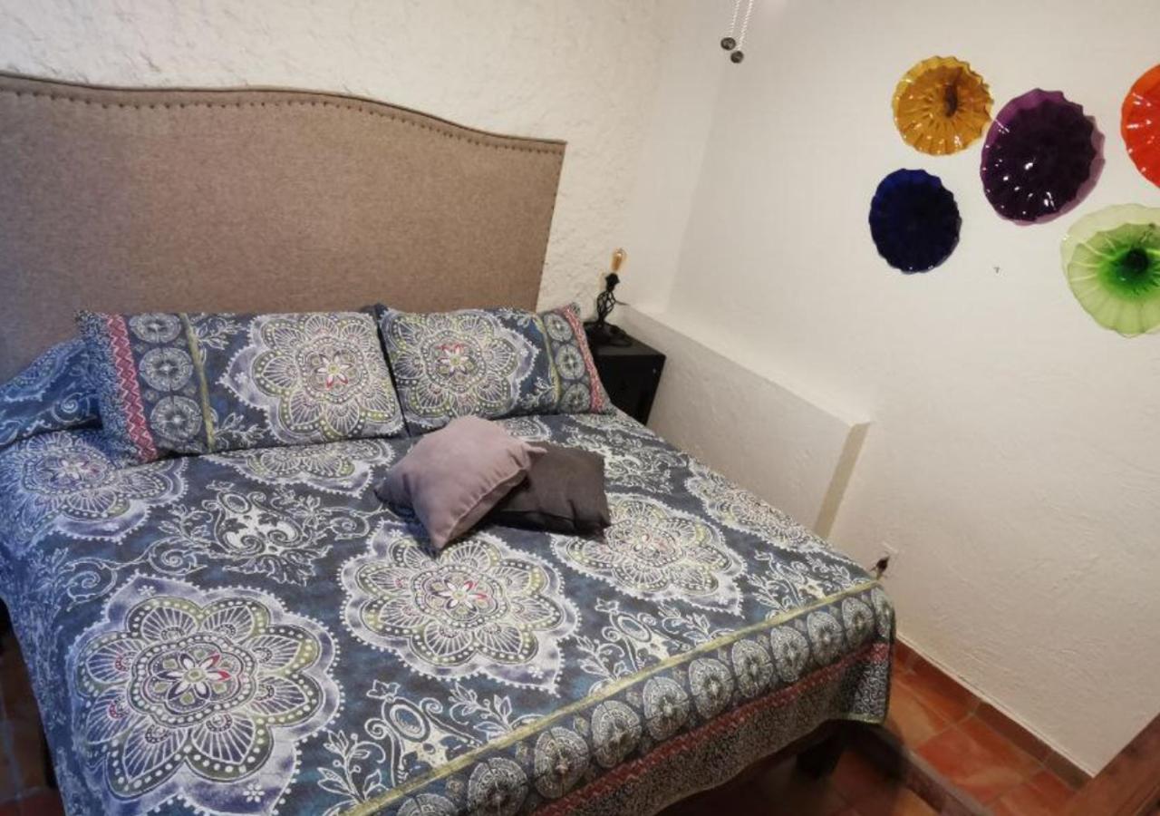 Hotel Rosa Morada Tlaquepaque Buitenkant foto