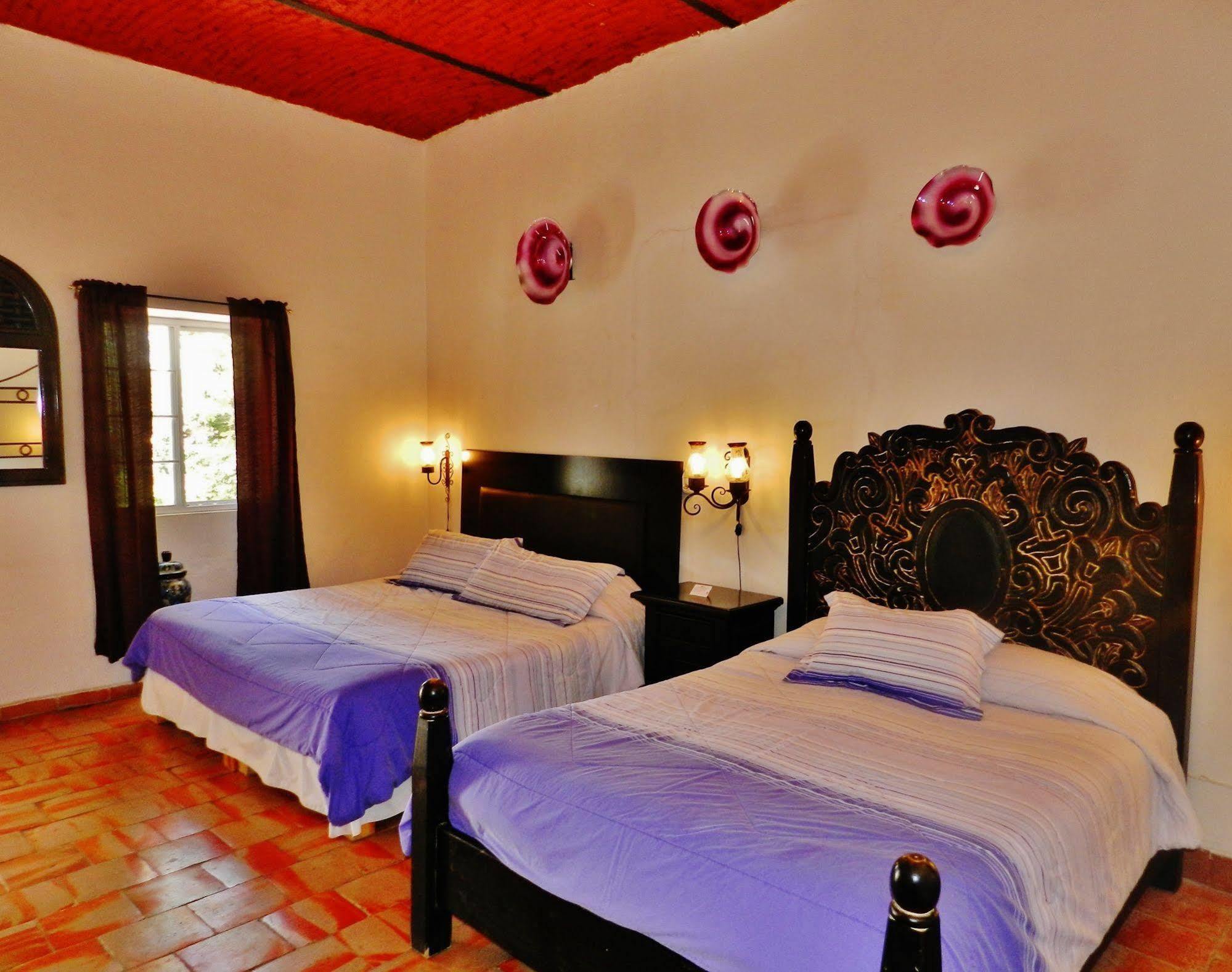 Hotel Rosa Morada Tlaquepaque Buitenkant foto