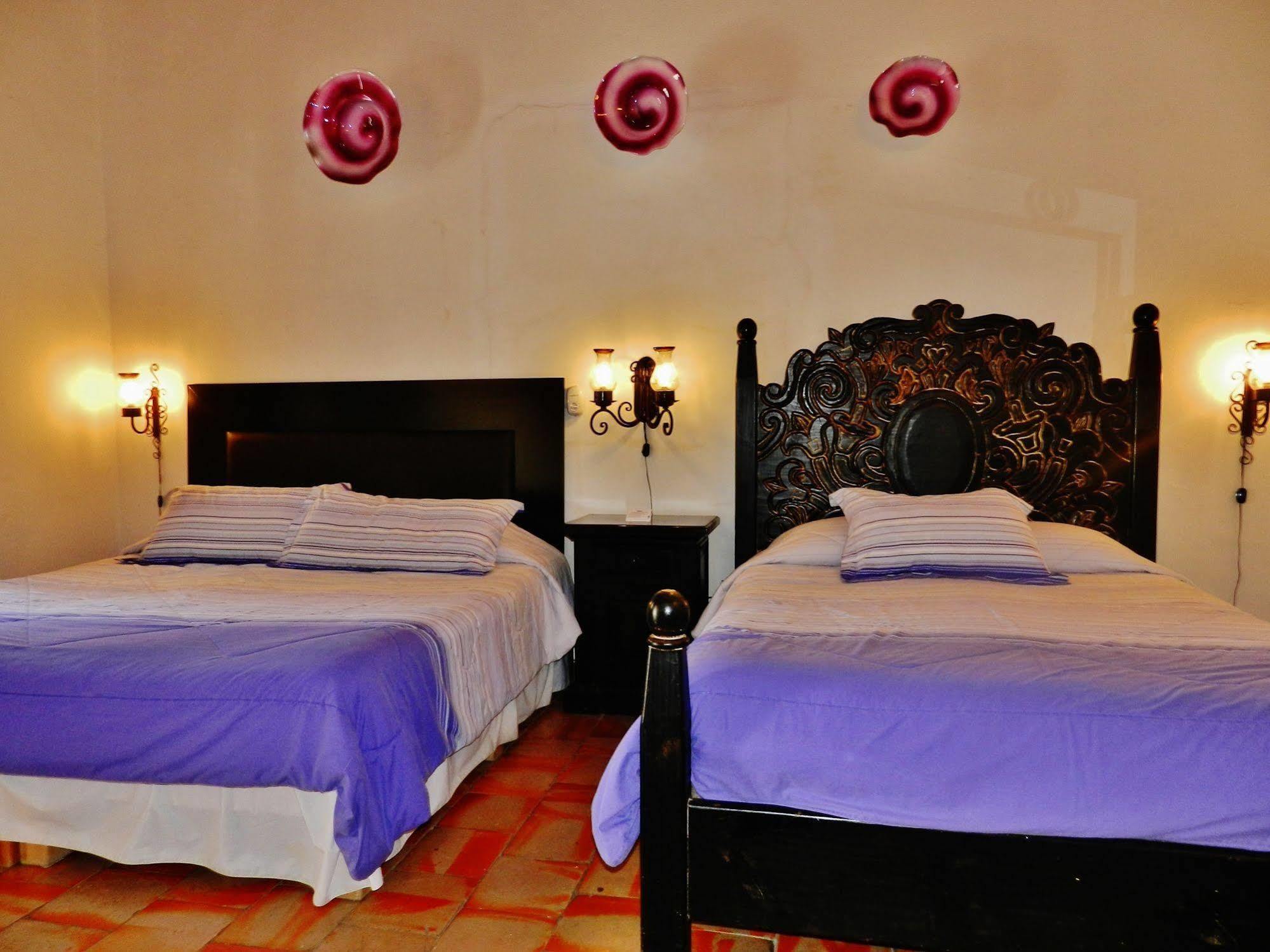 Hotel Rosa Morada Tlaquepaque Buitenkant foto