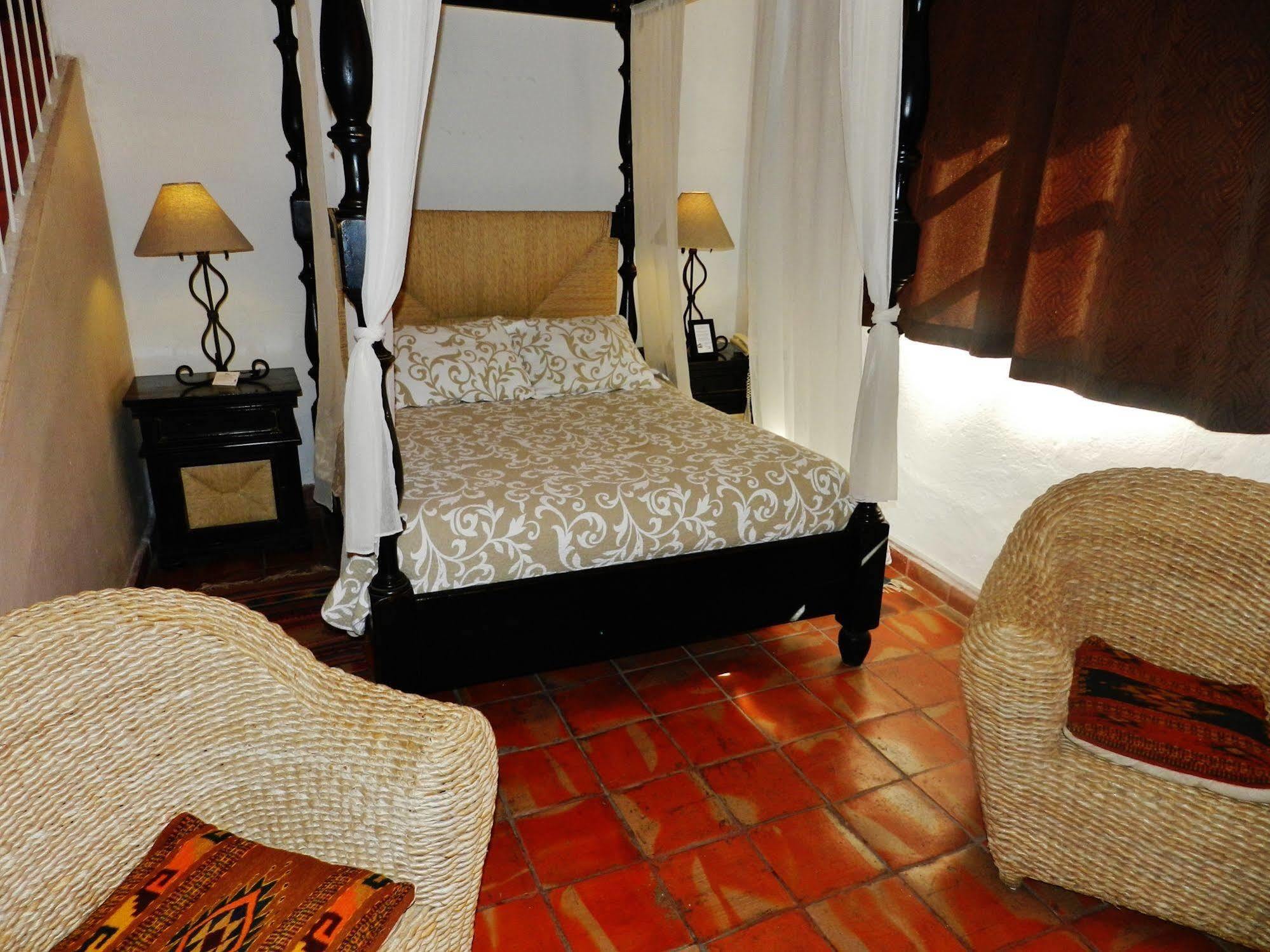 Hotel Rosa Morada Tlaquepaque Buitenkant foto