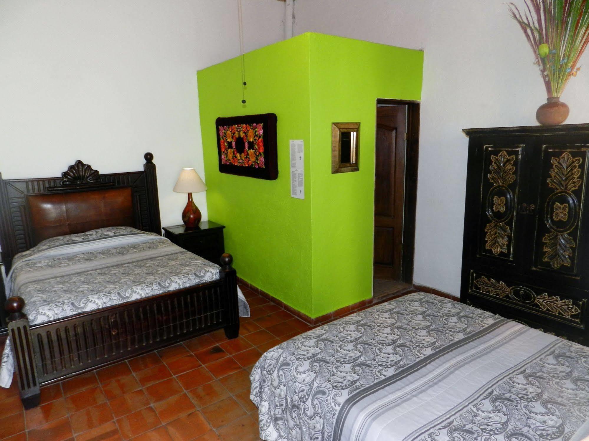 Hotel Rosa Morada Tlaquepaque Buitenkant foto