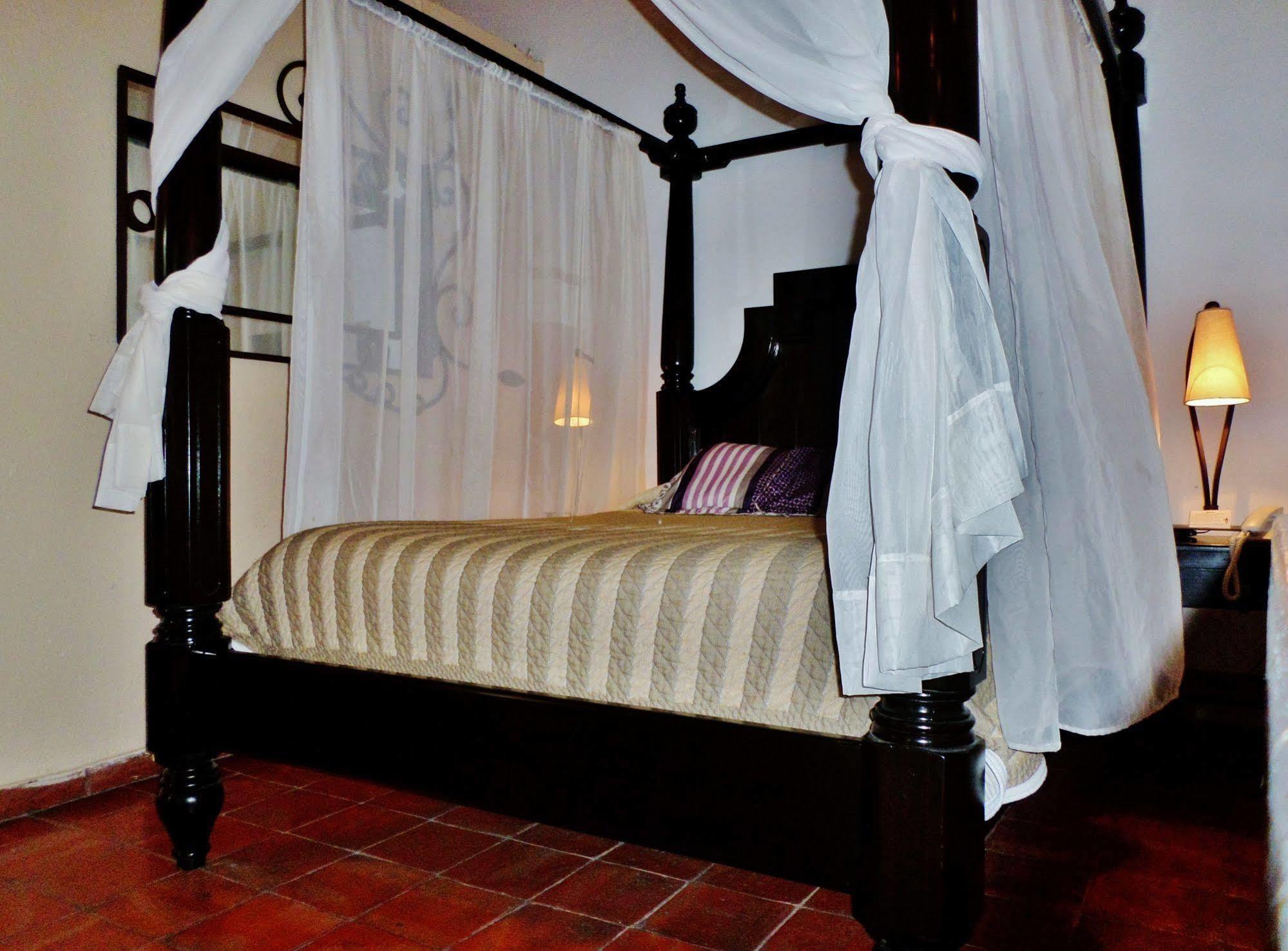 Hotel Rosa Morada Tlaquepaque Buitenkant foto